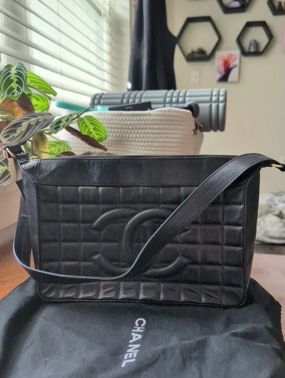 CHANEL Vintage Black Quilted Lambskin Leather Shoulder Bag with CC Logo